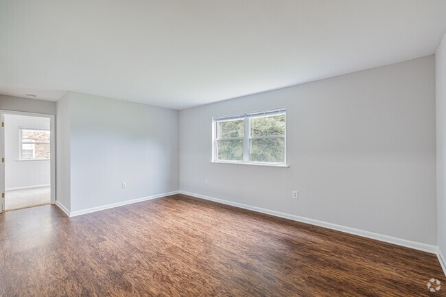 2BR, 1BA 768SF - Platinum - Livingroom - Signal Hill Apartments