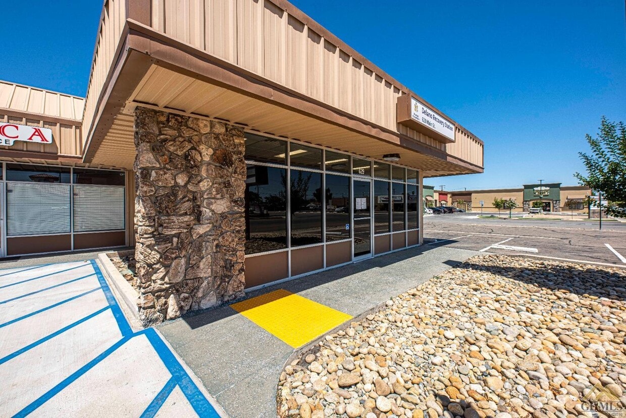 629 Main St Unit 1, Delano, CA 93215 Apartment for Rent in Delano, CA