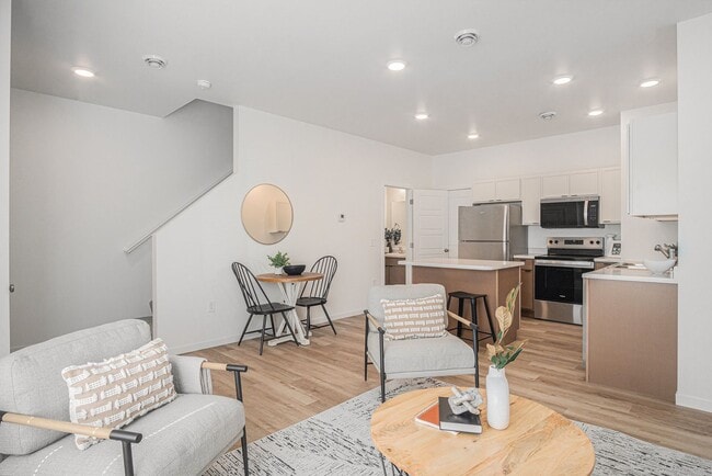 Interior Photo - The 41Ellis