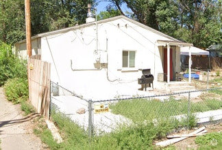 Building Photo - 710 1/2 Iowa Ave