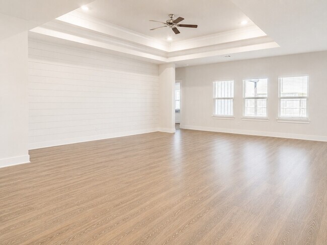 Foto del edificio - 6242 Jenks Dr