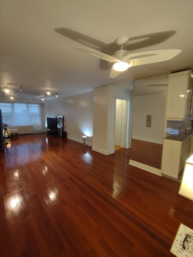 Primary Photo - 1401 Ocean Ave