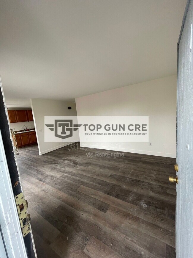 Building Photo - 220 W Park Ave