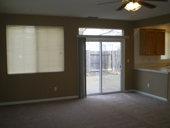 Foto del edificio - Natomas 4bd/2.5bth Single Family Home