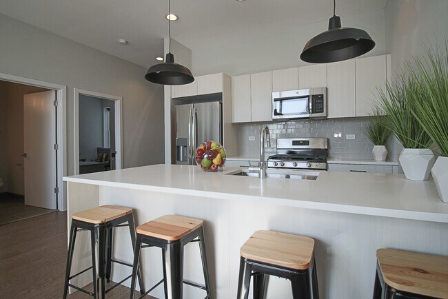 Foto del edificio - 2247 W Lawrence Ave