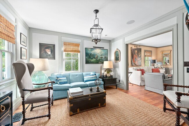 Foto del edificio - 90 Powell Ave