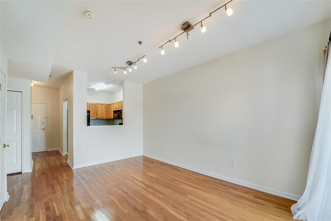 Building Photo - 318 54th St