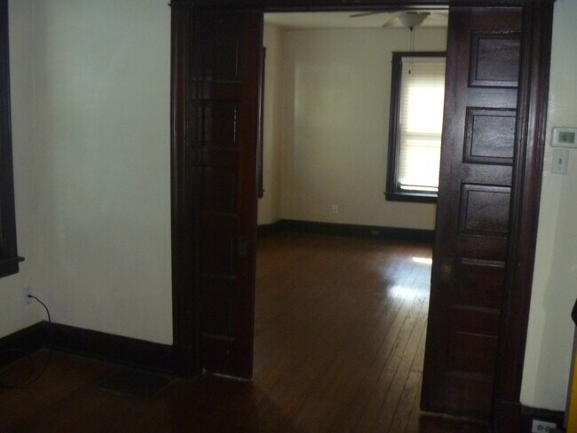 Foto del edificio - 821 Mount Hope Ave