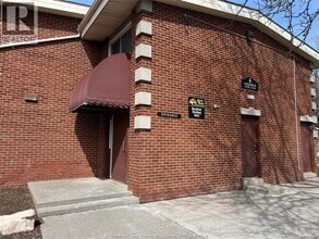 Building Photo - 1800 Columbia Ct