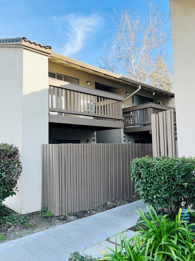 Foto del edificio - 2734 Oak Rd. #62