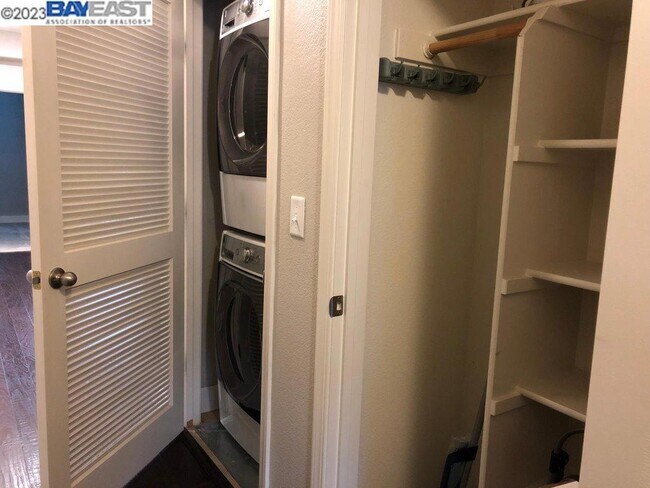 Foto del edificio - 4740 Norris Canyon Rd