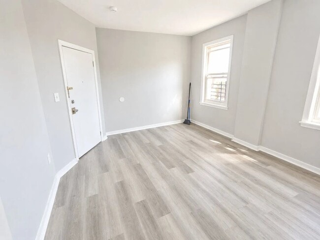 Building Photo - 233 Littleton Ave