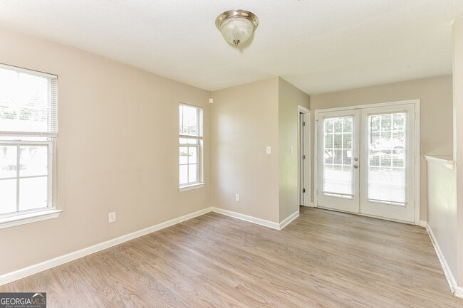 Foto del edificio - 3340 Glen Hollow Dr