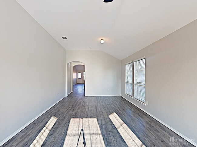 Building Photo - 1701 Bob Dr