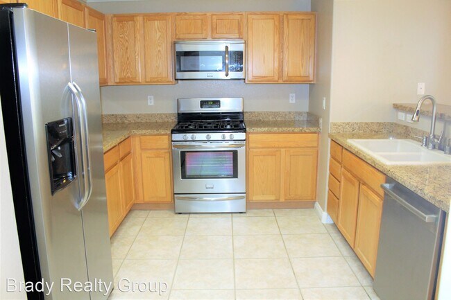 Building Photo - 3 br, 2.5 bath House - 907 Majestic Oak