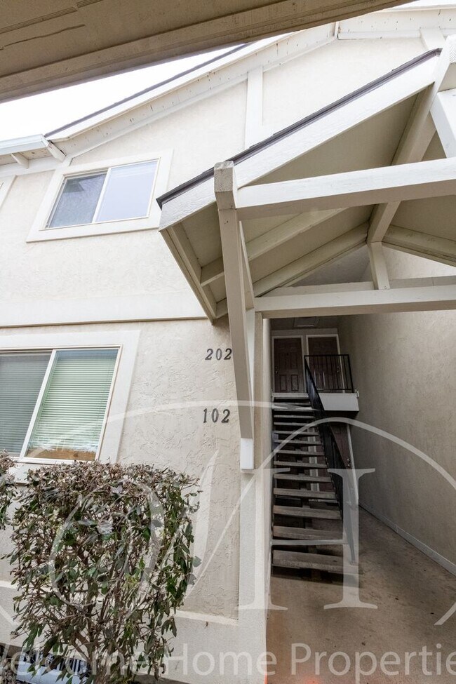 Foto del edificio - Prime Location, Ultimate Comfort: Chic 2 B...