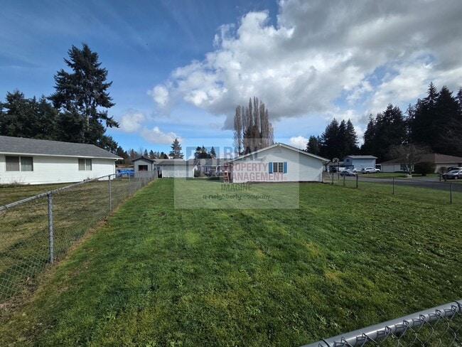 Building Photo - Updated 5 Bedroom Home!