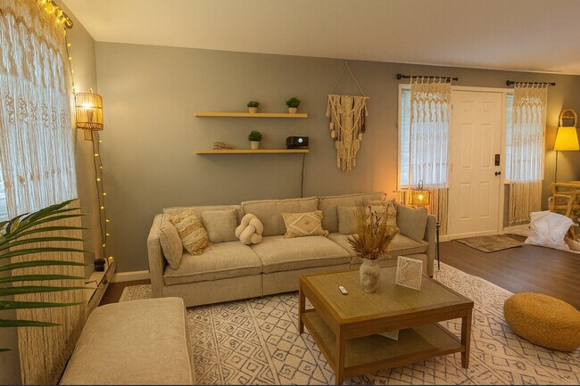 Foto del edificio - 1167 Cubbage Hollow Rd