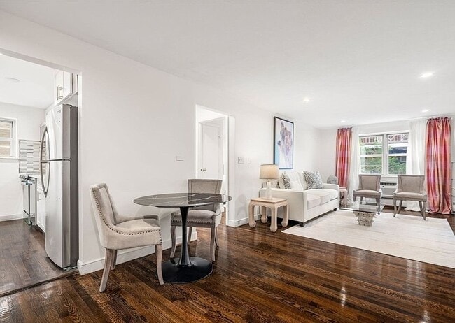 Building Photo - 8 Commonwealth Ct