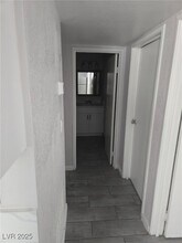 Building Photo - 33 Gold Bar Ct