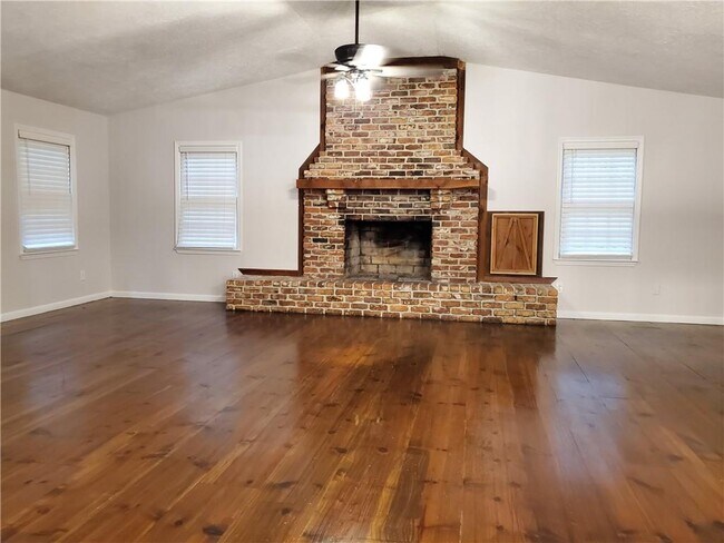 Foto del edificio - 5100 Burnt Hickory Rd NW