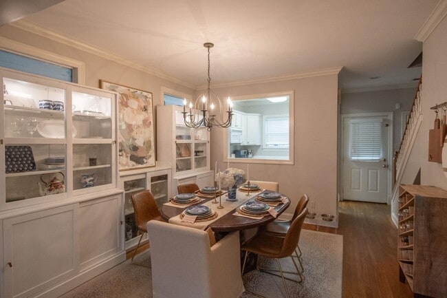 Building Photo - 525 Rienzi Dr
