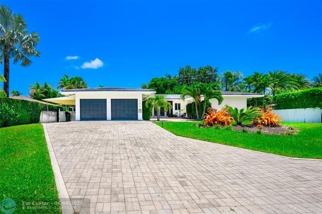 Building Photo - 600 Middle River Dr