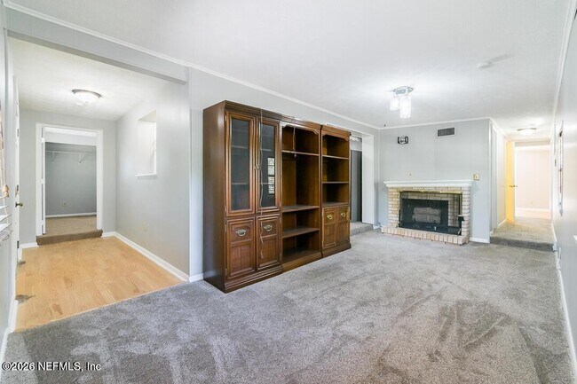 Building Photo - 284 E 47th St