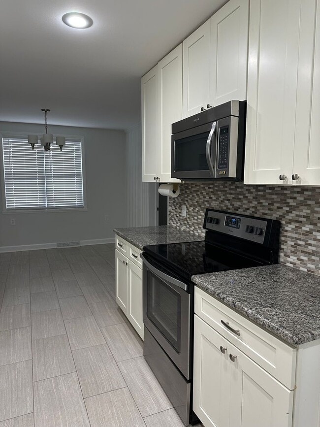 Foto del edificio - This spacious 2 bedroom home has an airy feel. Located in a neighborhood minutes from downtown an...