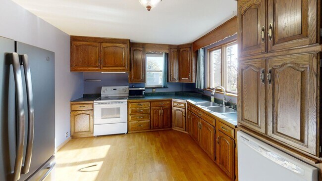 Foto del edificio - 910 N 56th Ave W