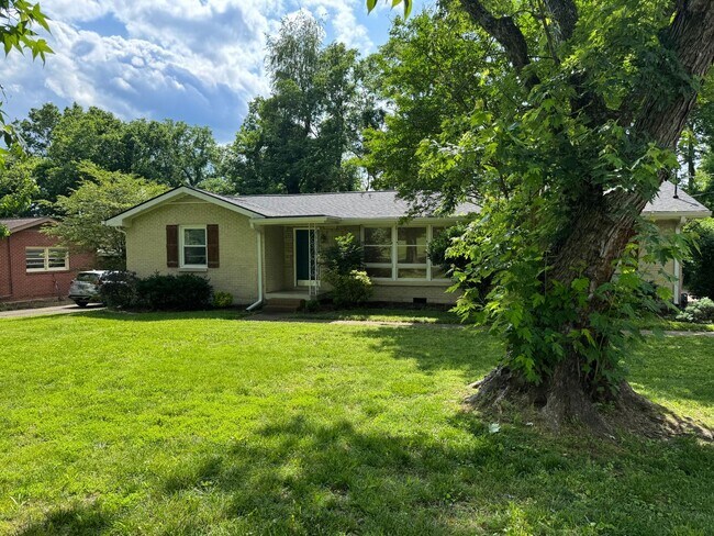 Building Photo - Fabulous Crieve Hall 4BR, 3BA Home