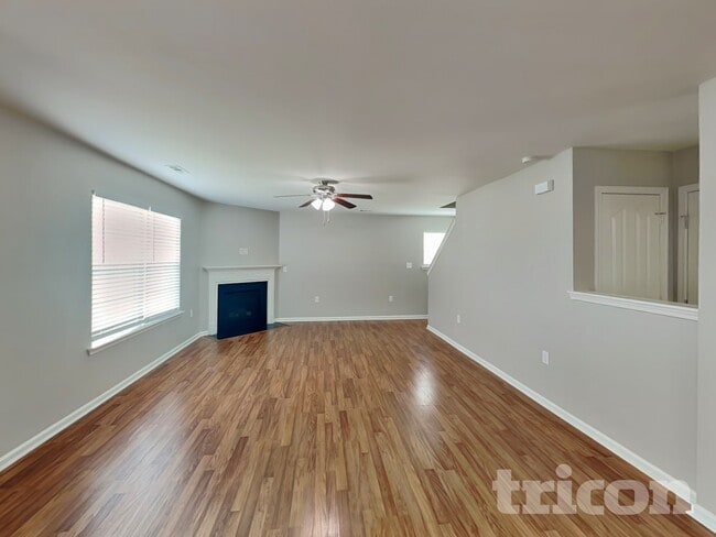 Building Photo - 2848 Village Center Dr