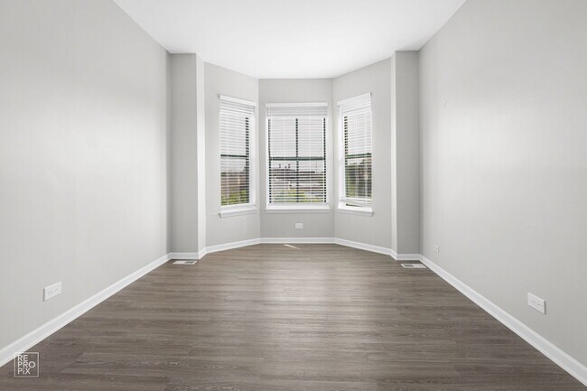 Foto del edificio - 8954 S Commercial Ave