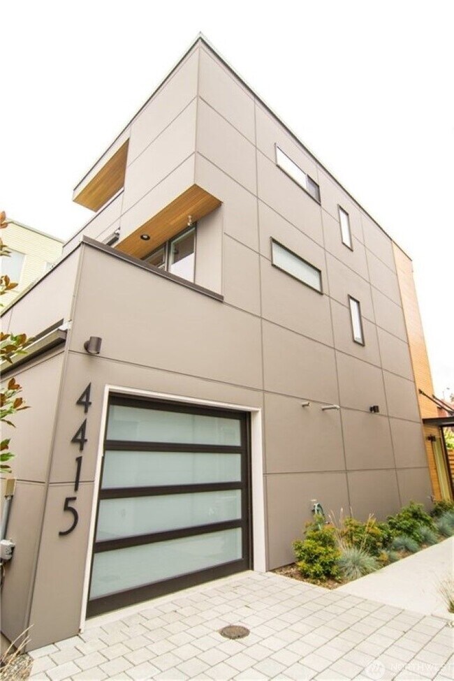 Building Photo - 4415 Corliss Ave N