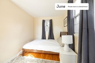 Building Photo - Private bedroom in 4 bed/1 bath Home