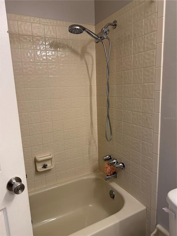 Foto del edificio - 615 Richland Ct