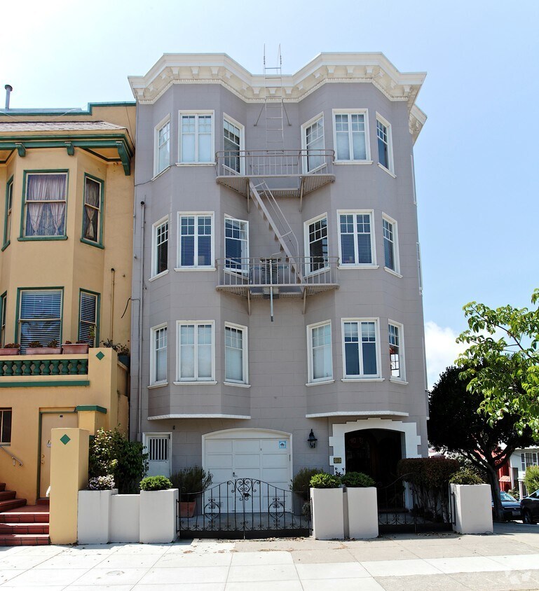 Building Photo - 1150 Dolores St