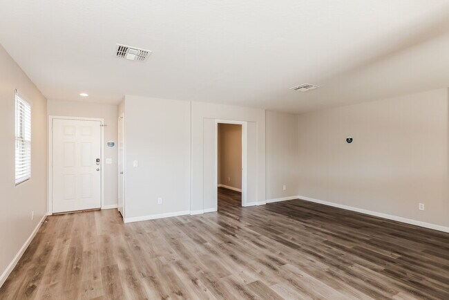 Building Photo - 25063 W Dove Gap