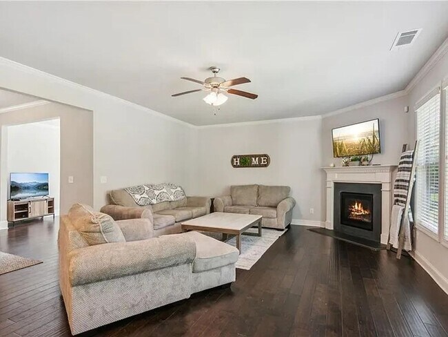 Foto del edificio - Spacious 4BR House in Gainesville