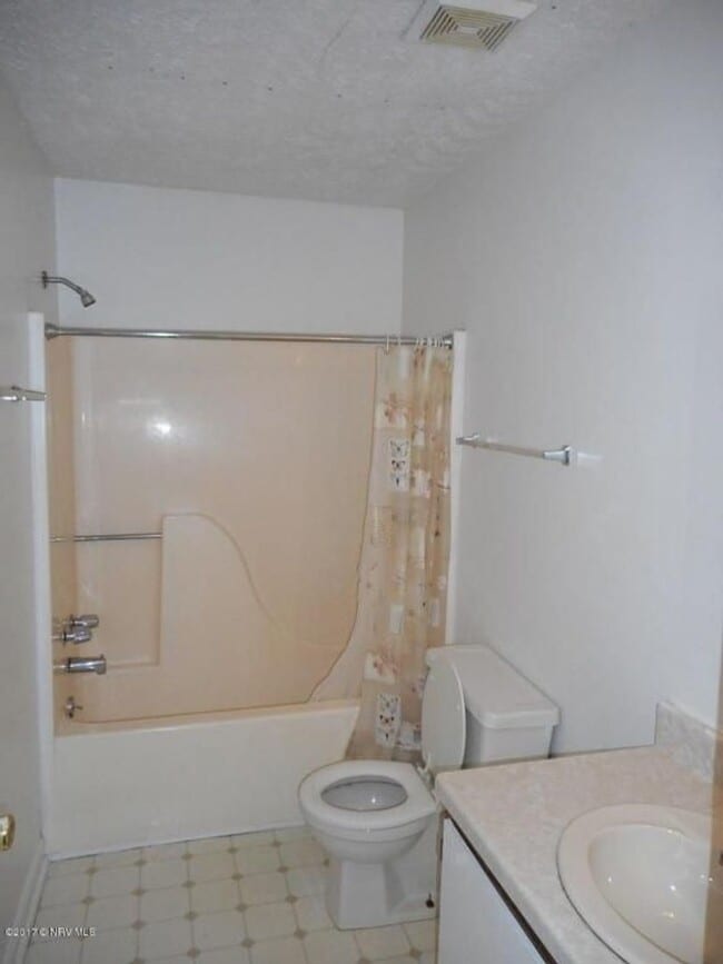 Building Photo - Spacious Home in Prime Blacksburg Location!