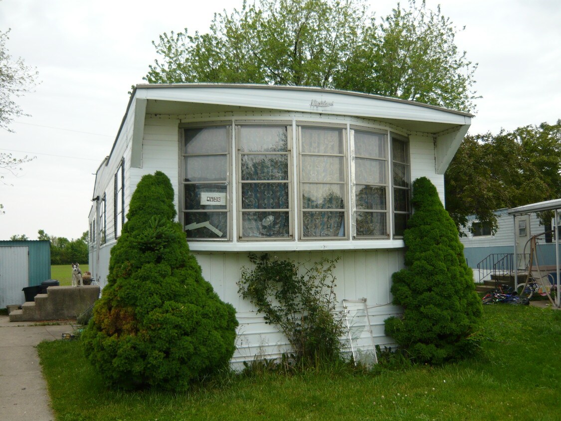 Primary Photo - 403 Selkirk Dr