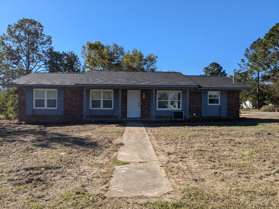 Primary Photo - 1901 N Maple Dr