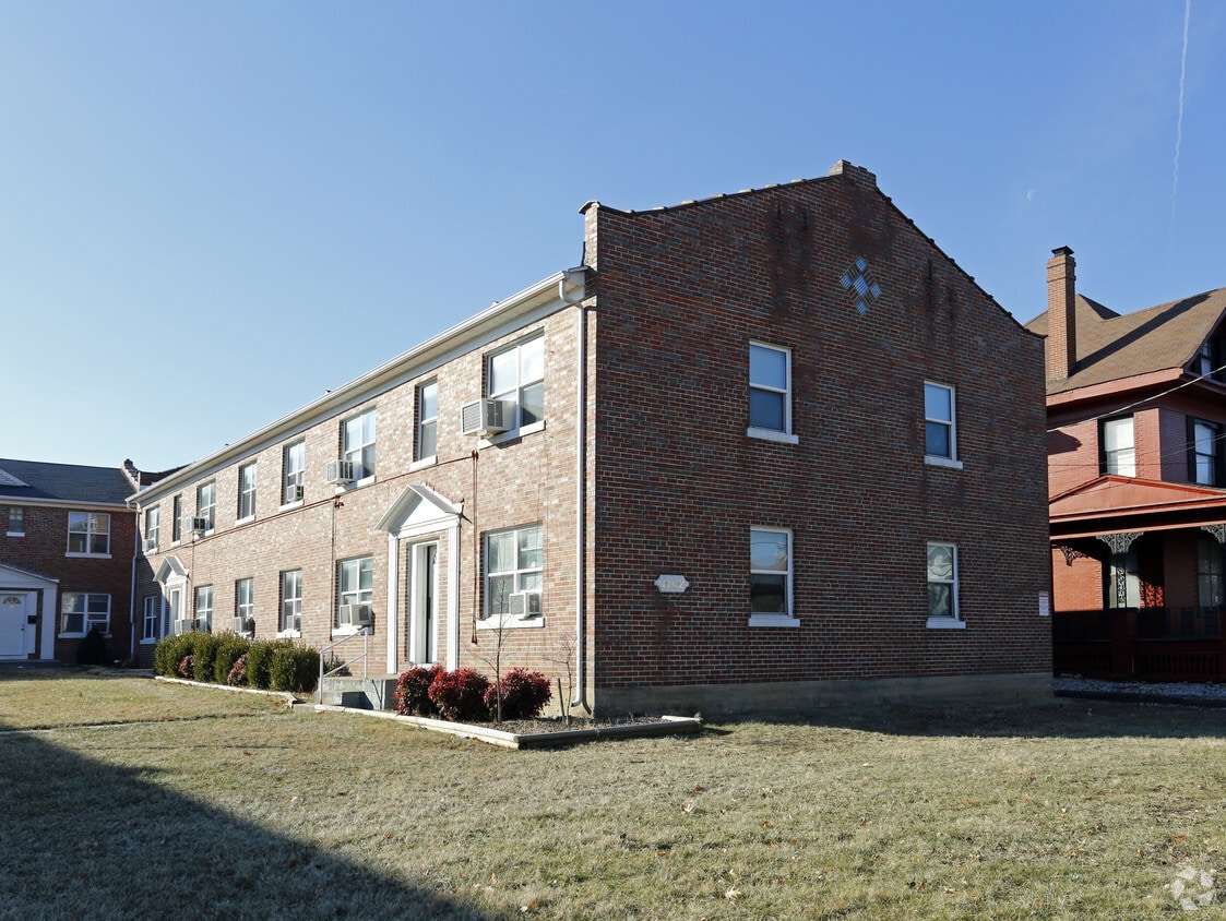 Colonial Courts Springfield MO 65806 Apartments com Colonial Courts Springfield MO 65806 Apartments com