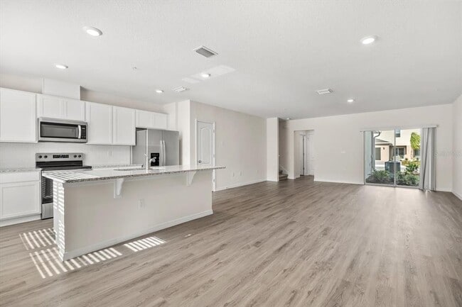 Foto del edificio - 2745 Flushing Dr