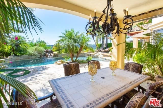 Foto del edificio - 5 br, 4.5 bath House - 16826 Calle de Sarah