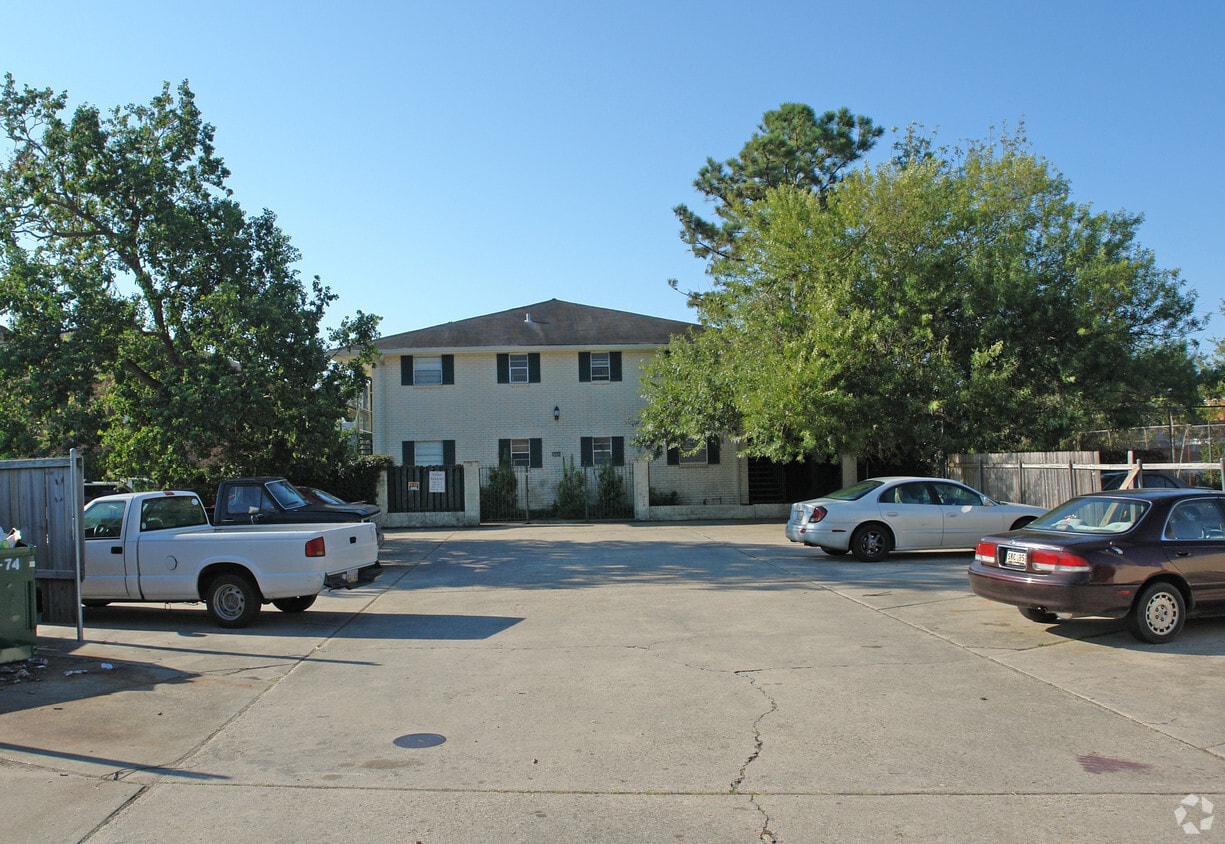 4065 Durand St, Metairie, LA 70001 Apartments in Metairie, LA