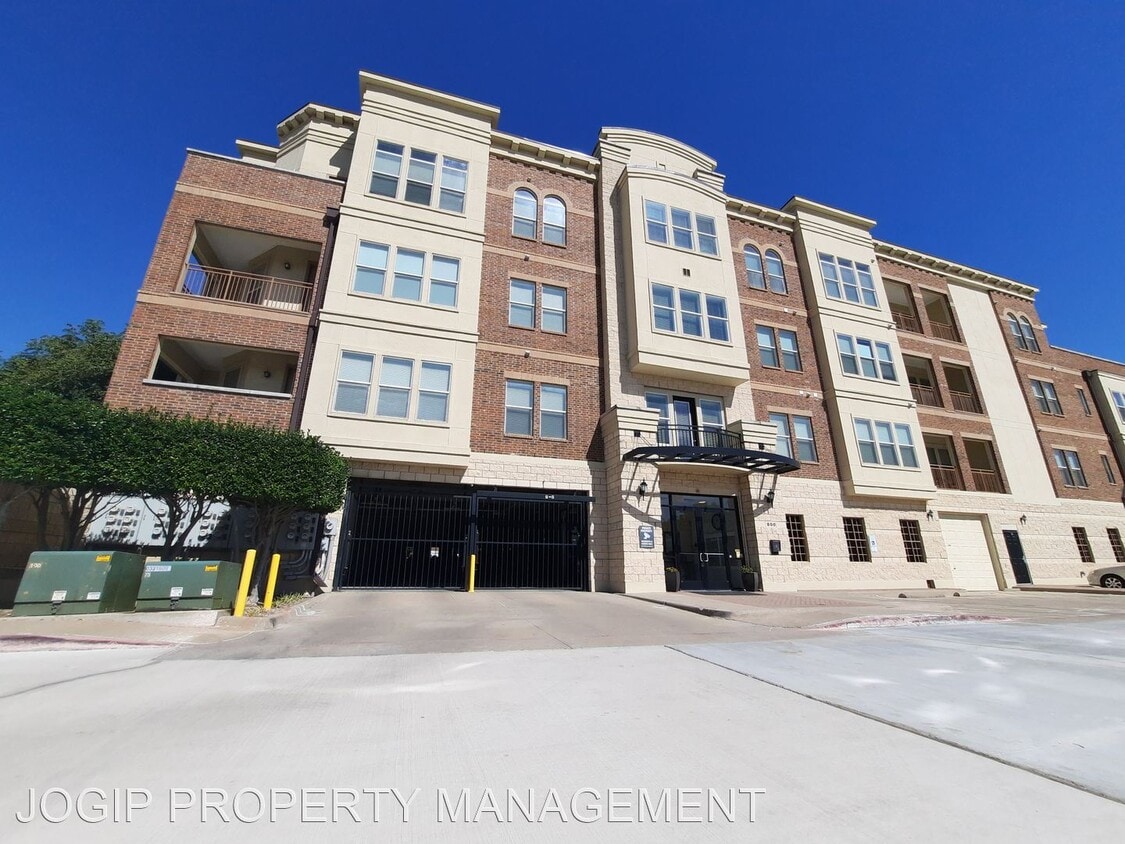 Primary Photo - 2 br, 2 bath House - 800 E 15th St #307
