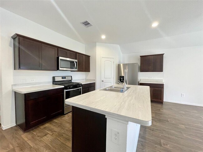 Foto del edificio - 4314 Whiskey River Dr