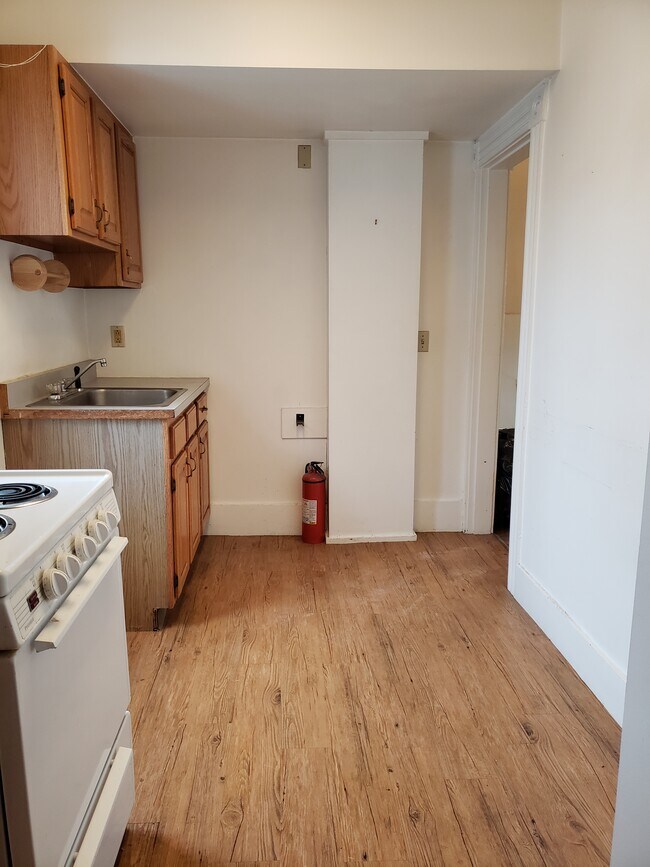 104 High St Unit 4, Keene, NH 03431 104 High St Keene, NH