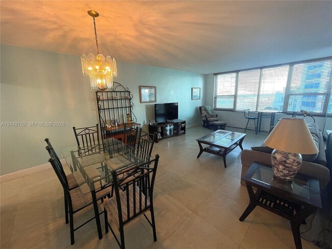 Building Photo - 3505 S Ocean Dr